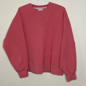 Aritzia oversized crewneck size 2 rose/ blush colour.